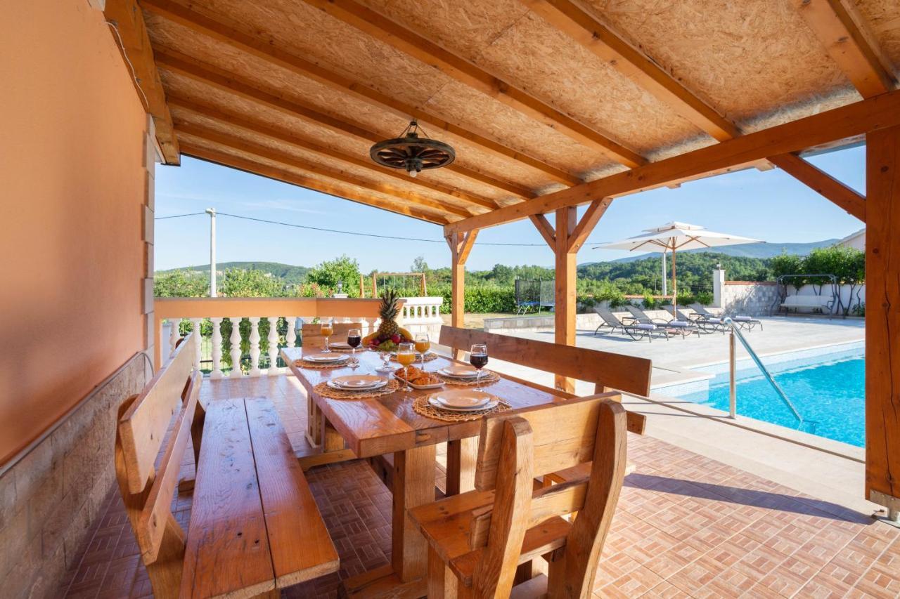 Vacation Villa Matic With 7 Bedrooms Sinj Buitenkant foto