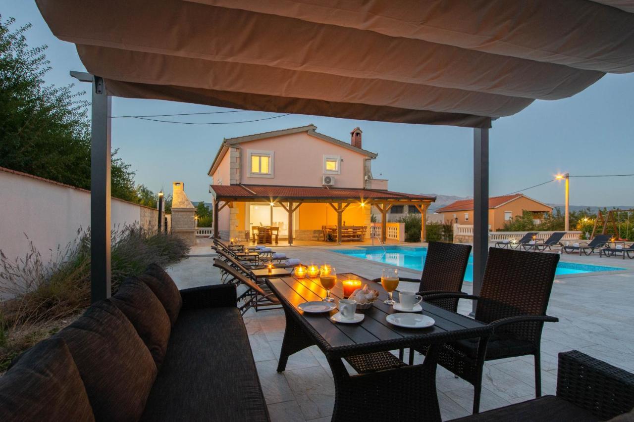 Vacation Villa Matic With 7 Bedrooms Sinj Buitenkant foto