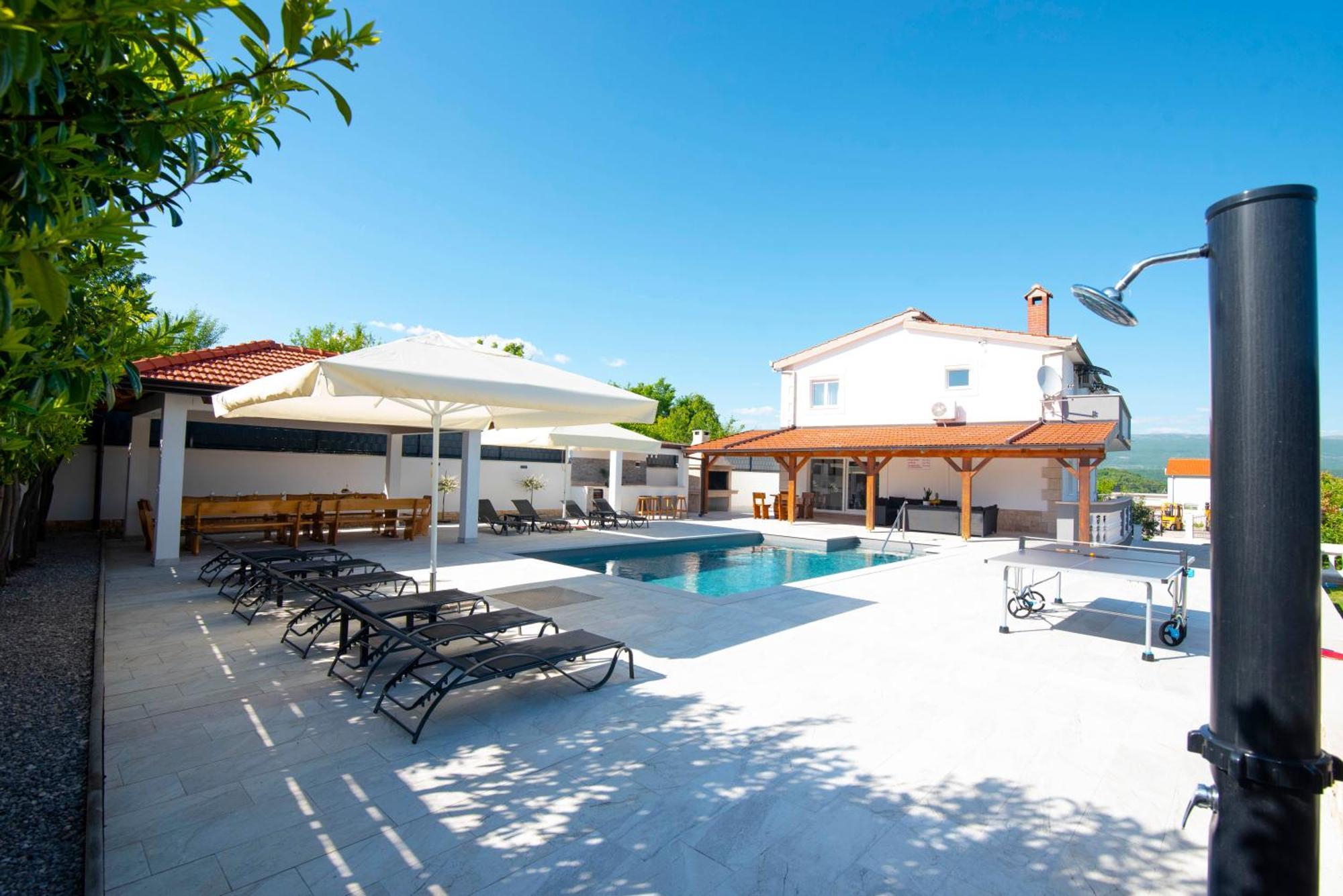 Vacation Villa Matic With 7 Bedrooms Sinj Buitenkant foto